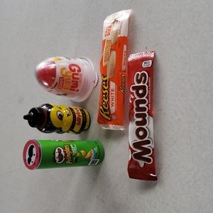 Mini brands series 4